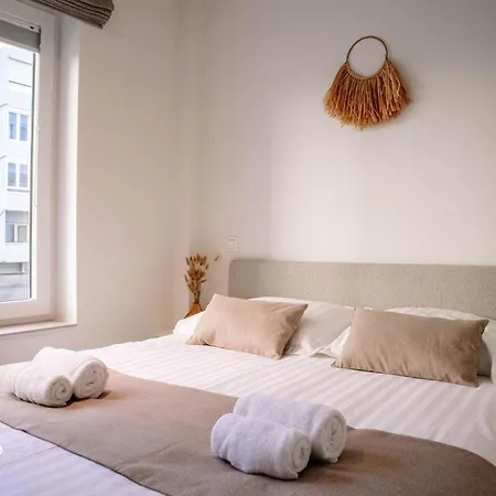 Apartment Stijlvol Met Terras En Panoramisch Zeezicht