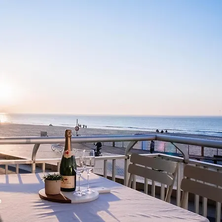 Stijlvol Met Terras En Panoramisch Zeezicht Apartment *