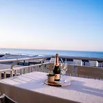 Lägenhet Zephyr - Stijlvol Met Terras En Panoramisch Zeezicht Oostende
