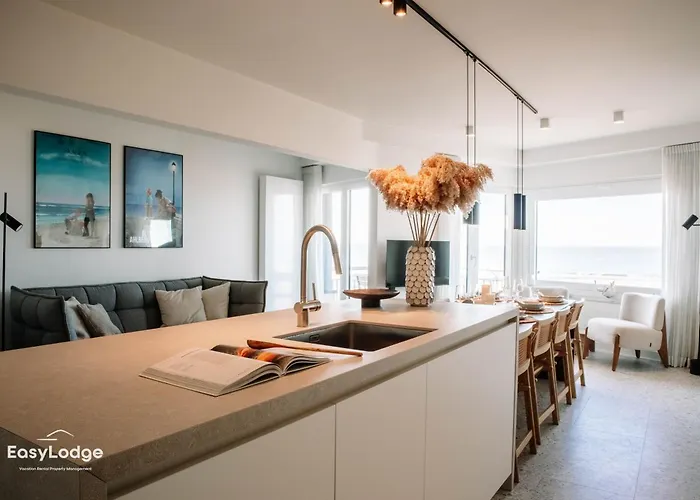 Zephyr - Stijlvol Met Terras En Panoramisch Zeezicht 아파트