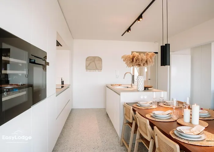 Zephyr - Stijlvol Met Terras En Panoramisch Zeezicht 아파트