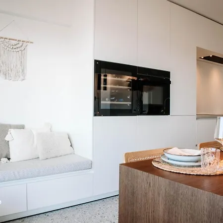 Lejlighed Zephyr - Stijlvol Met Terras En Panoramisch Zeezicht