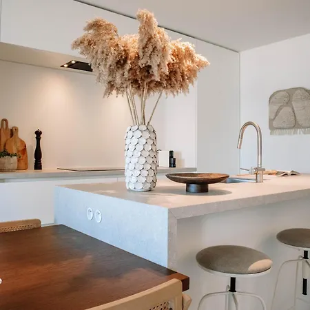 Zephyr - Stijlvol Met Terras En Panoramisch Zeezicht